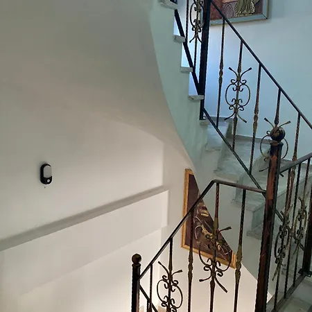 Bazyel Hotel